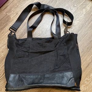 Lucy duffel bag